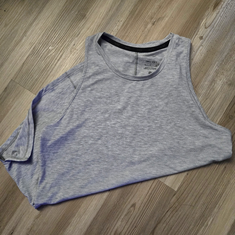 Nike Women's Dri-Fit One Lux Training Tank Size Small NWOT